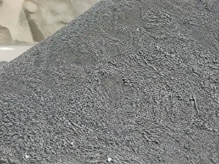 Fine 0 to 6 millimetre gray crusher mix