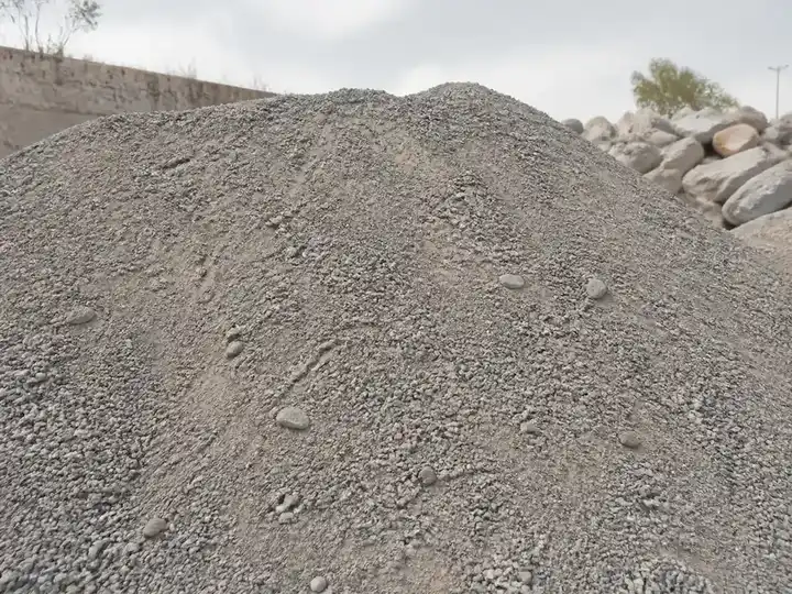Granular sub-base blend of stone chips and fines